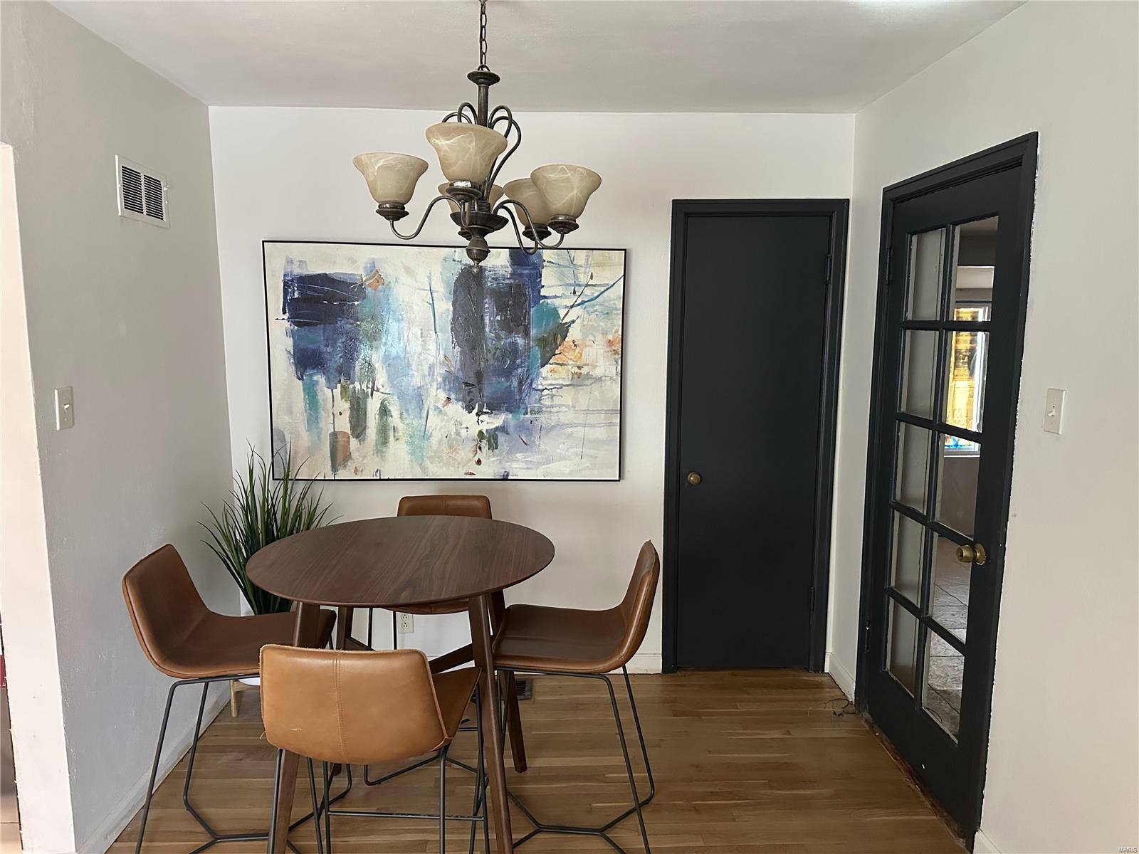 Jennings, Missouri 63121, United States, 2 Bedrooms Bedrooms, ,1 BathroomBathrooms,Residential,Active,26506