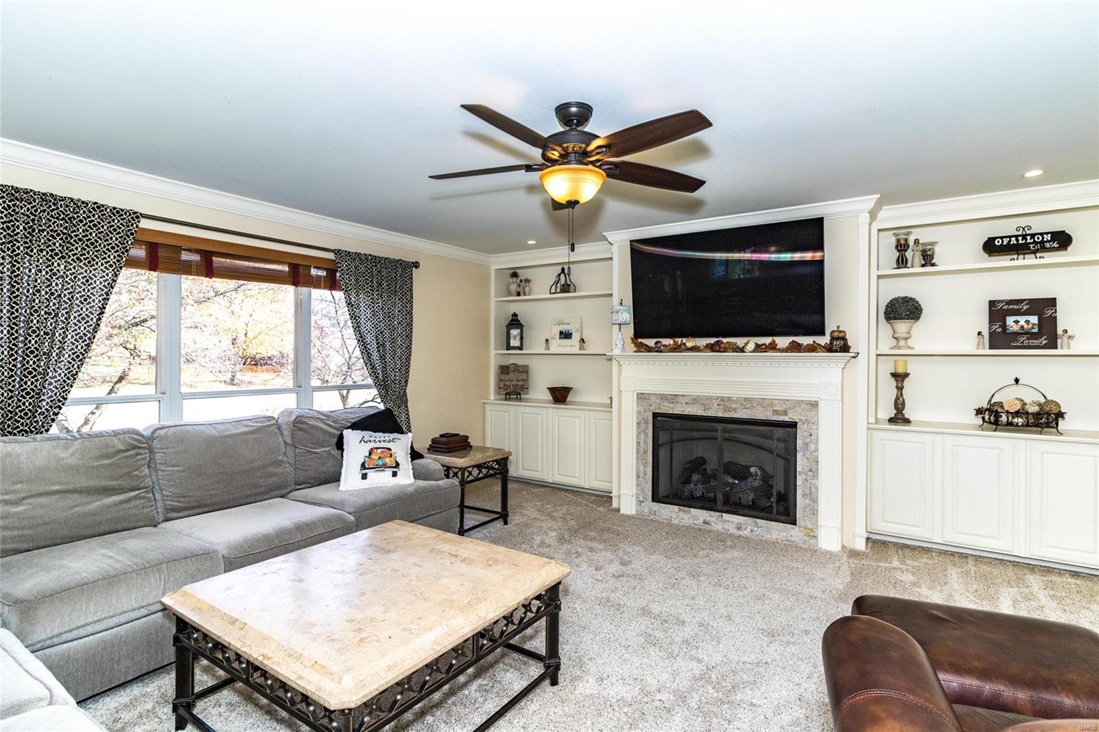 Twin Chimneys Village E Plum Grove - Residential