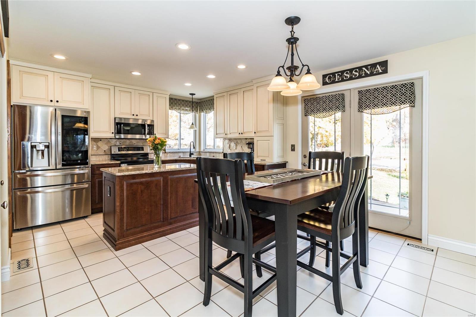 Twin Chimneys Village E Plum Grove - Residential