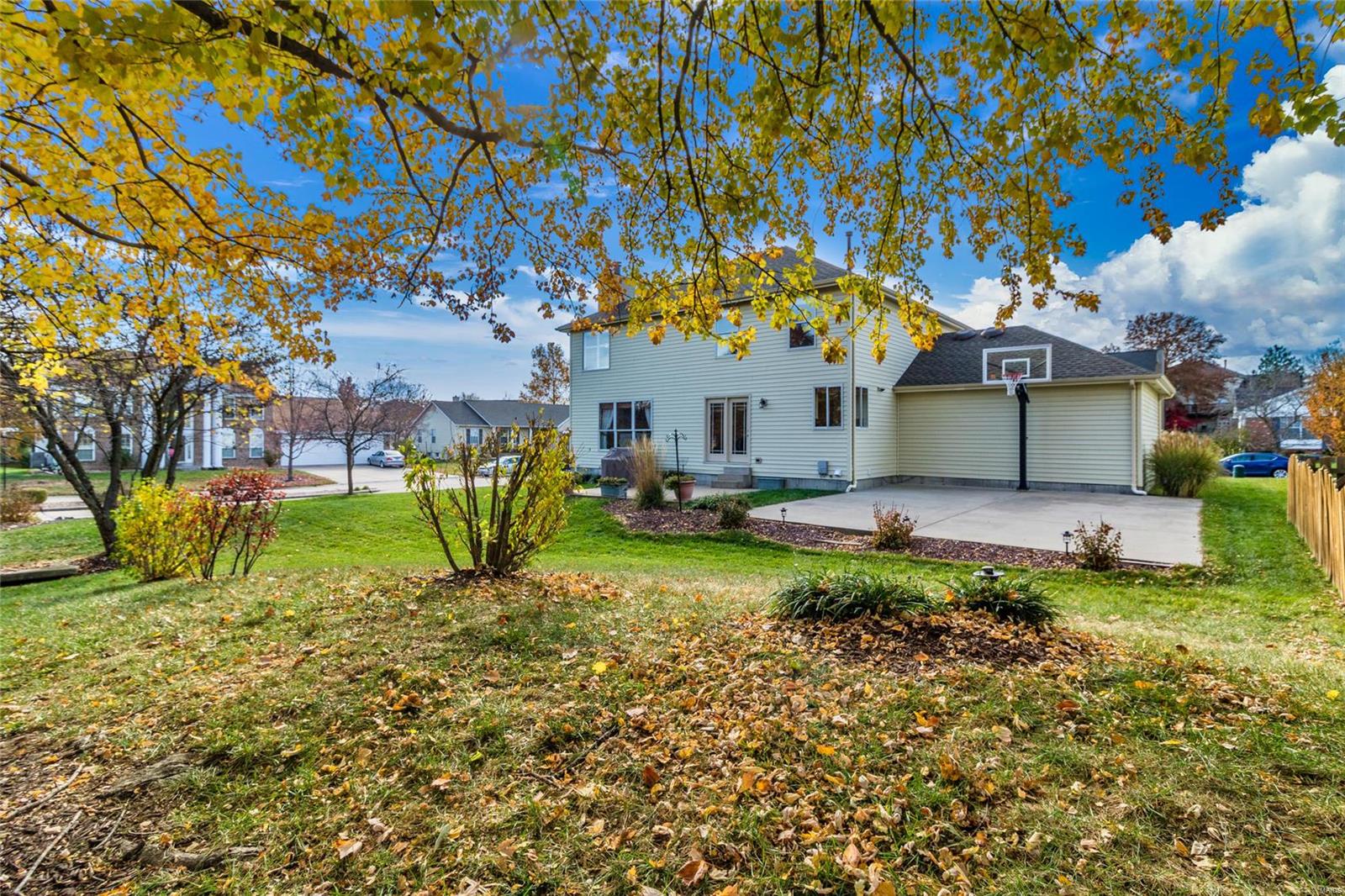 Twin Chimneys Village E Plum Grove - Residential