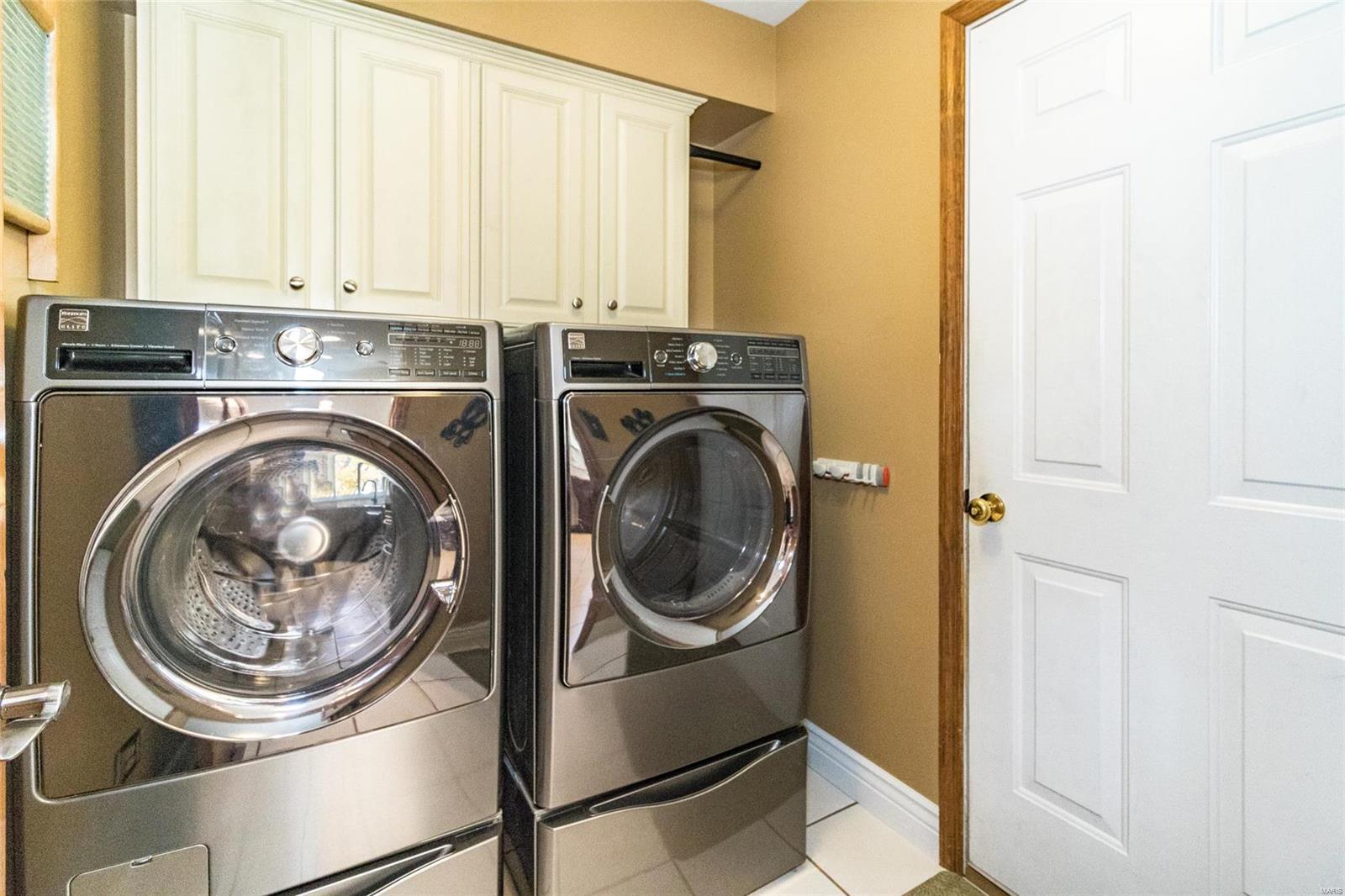 Twin Chimneys Village E Plum Grove - Residential