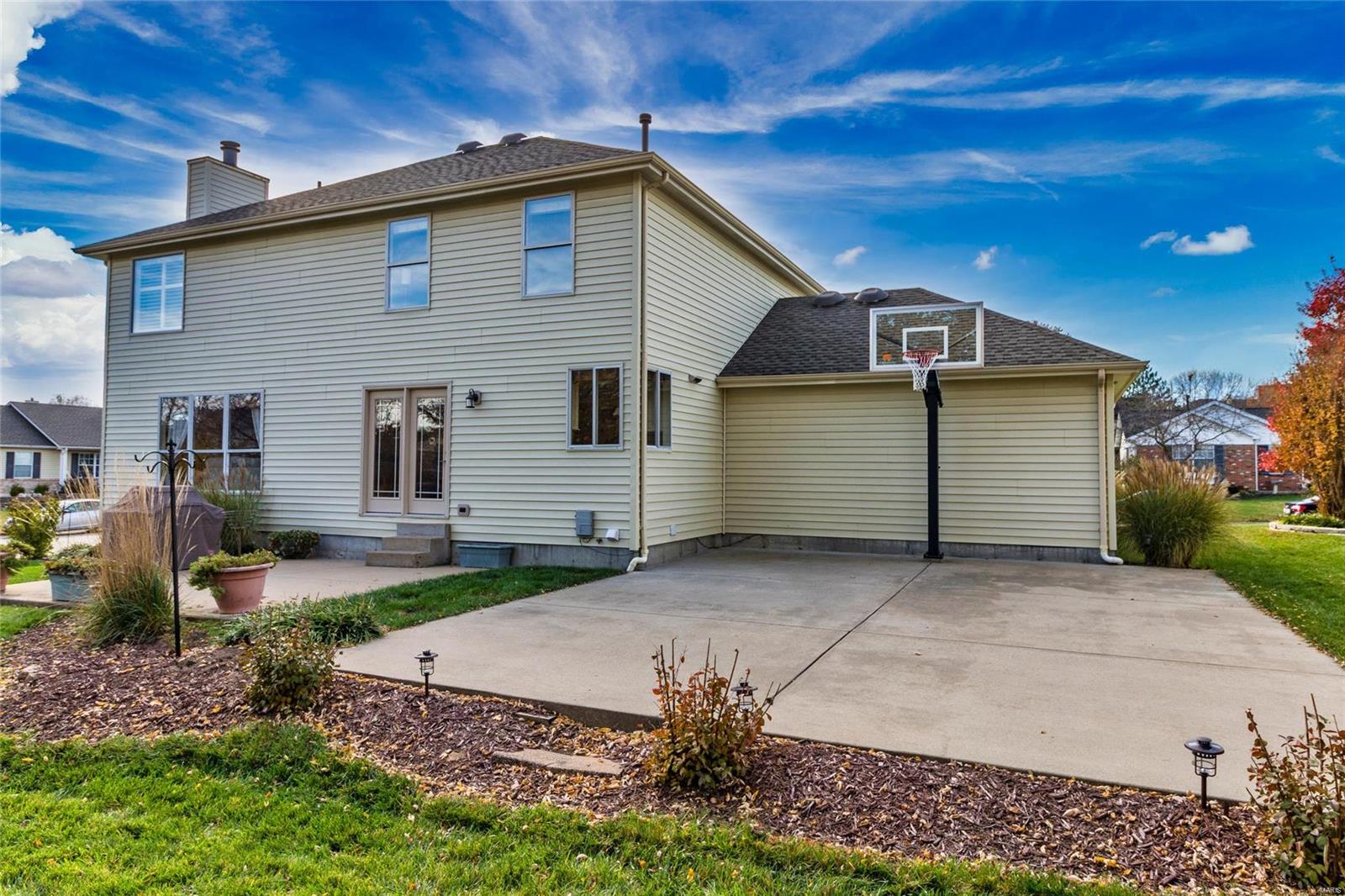 Twin Chimneys Village E Plum Grove - Residential