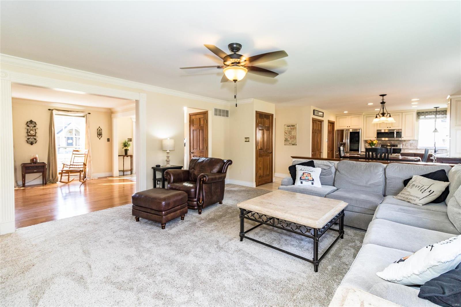 Twin Chimneys Village E Plum Grove - Residential