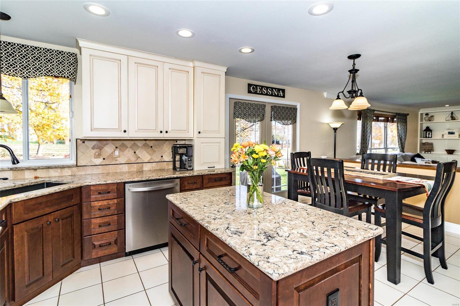 Twin Chimneys Village E Plum Grove - Residential