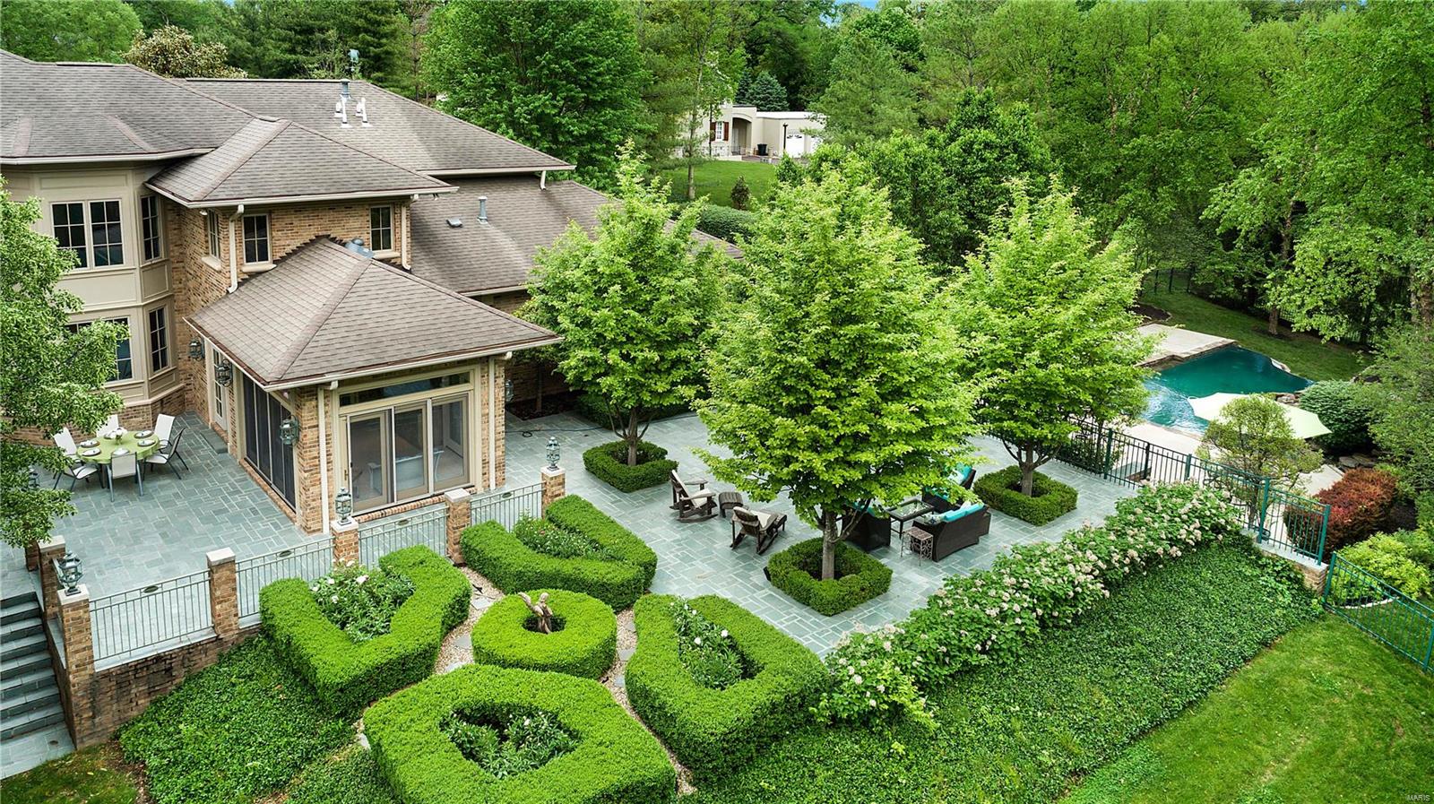 Apple Tree - Residential