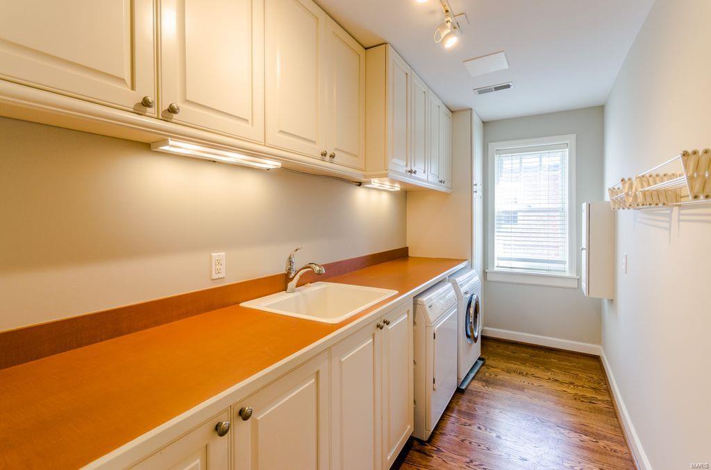 Davis Place - Residential