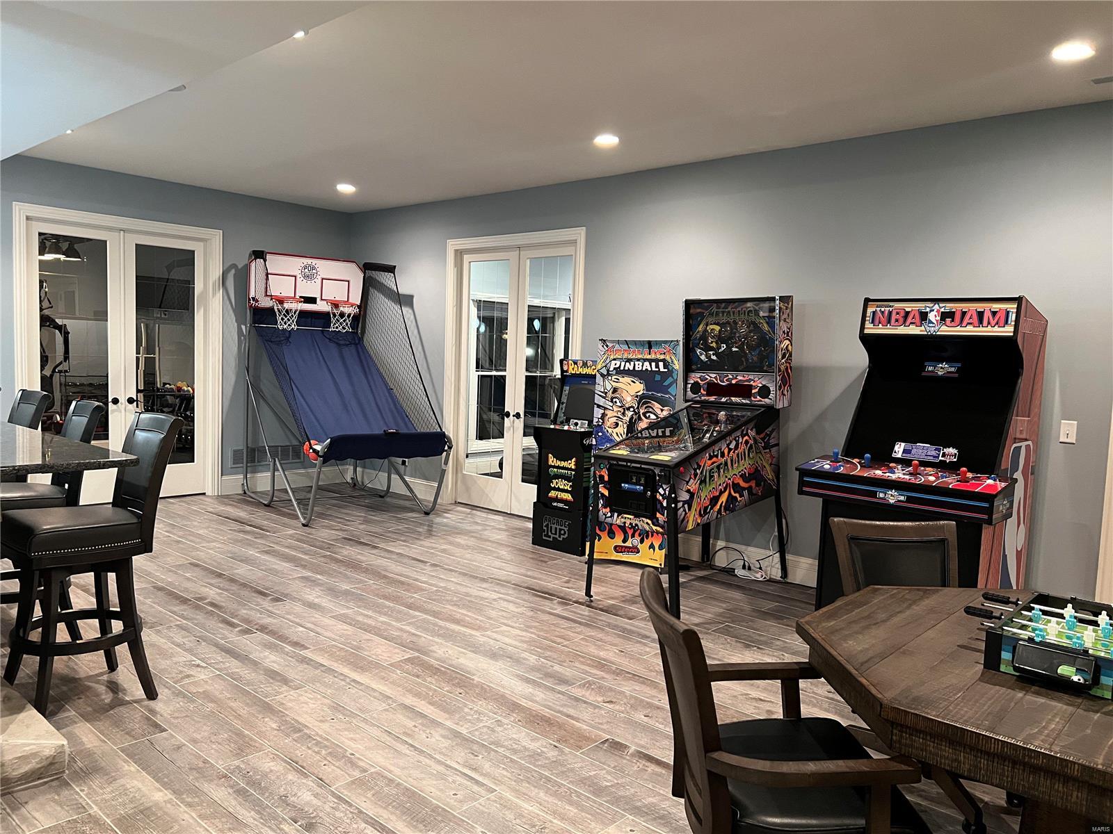 Arbors At Kehrs Mill - Residential