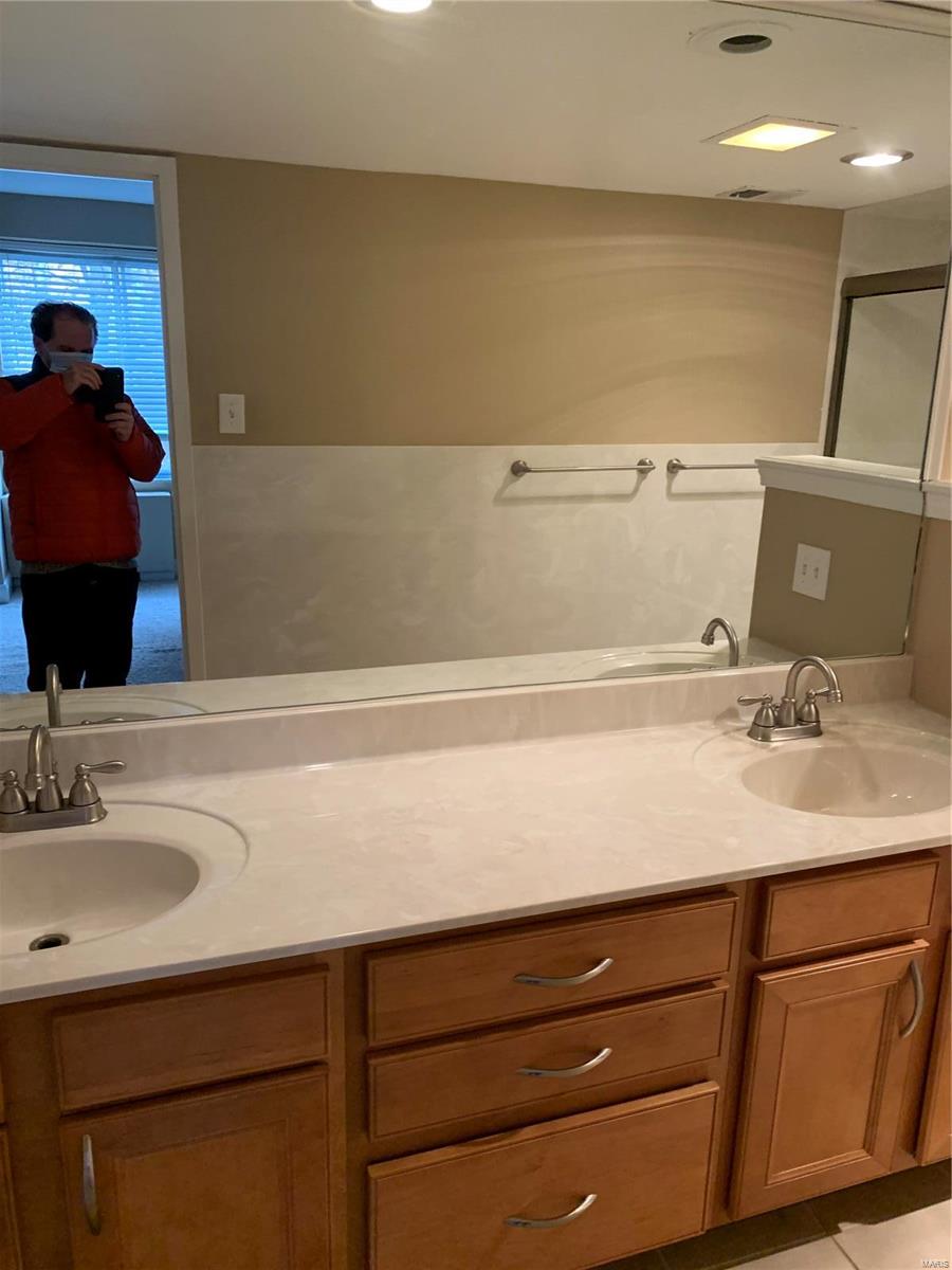 Hanley Towers Apts Condo - Residential Lease