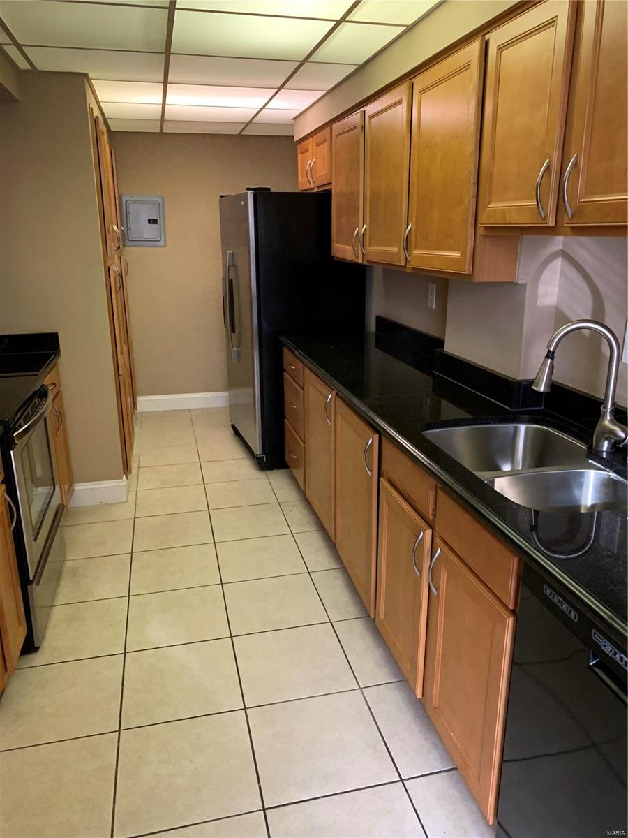 Hanley Towers Apts Condo - Residential Lease