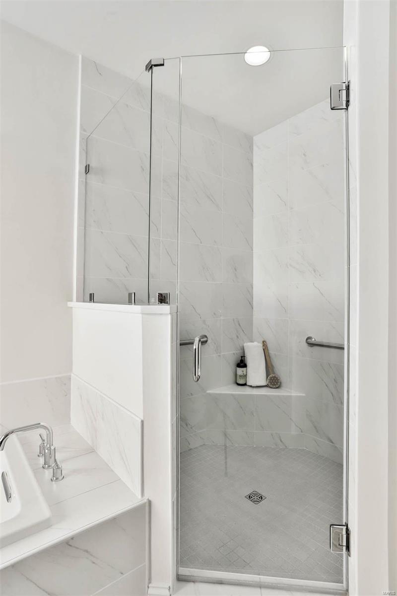 Arbors At Frontenac - Residential