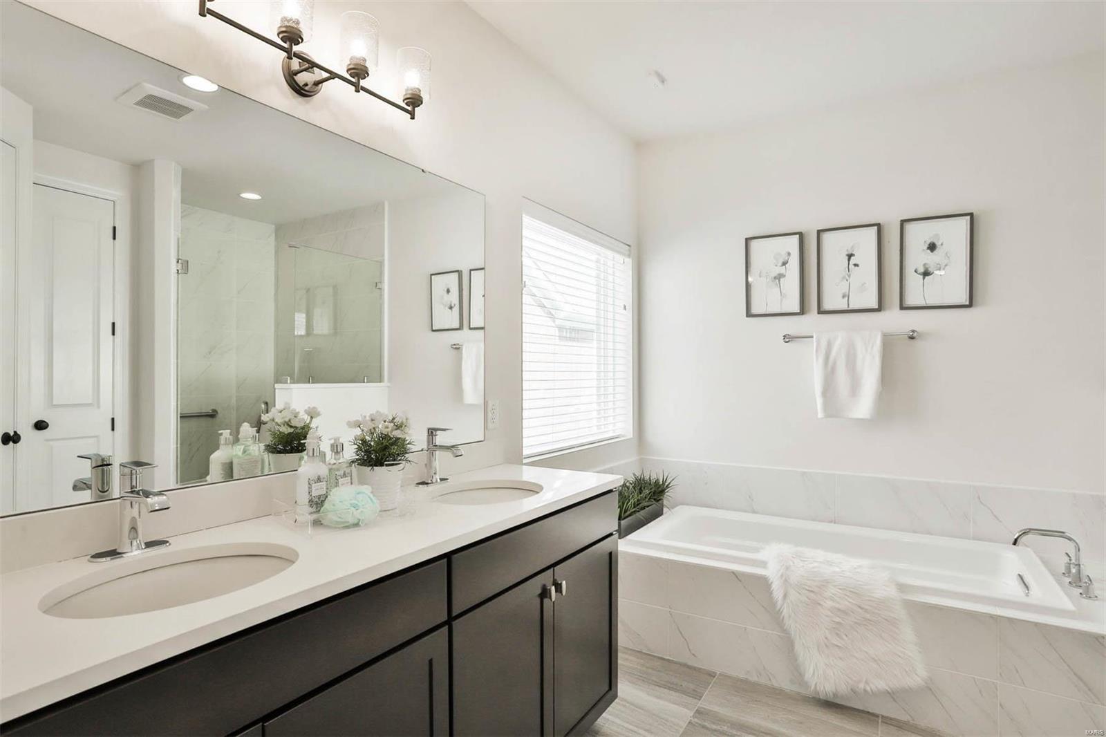 Arbors At Frontenac - Residential