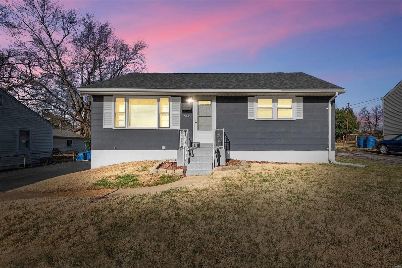 St Louis, Missouri 63134, United States, 3 Bedrooms Bedrooms, ,1 BathroomBathrooms,Residential,Pending,90531