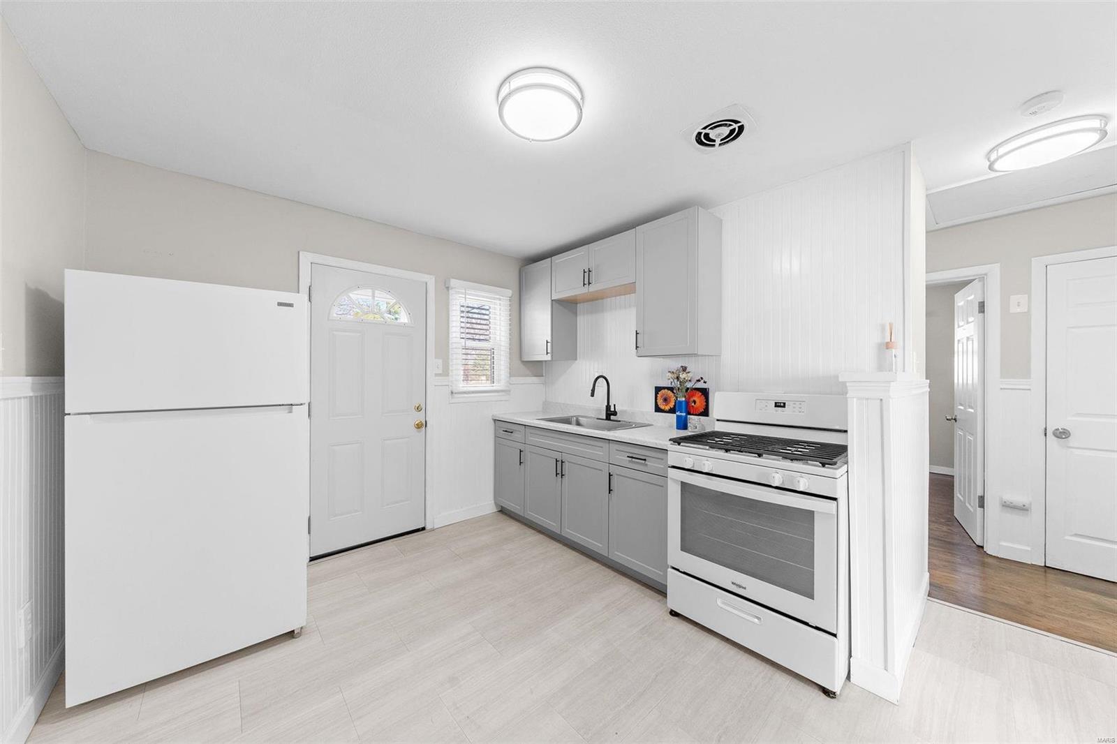 St Louis, Missouri 63134, United States, 3 Bedrooms Bedrooms, ,1 BathroomBathrooms,Residential,Pending,90531