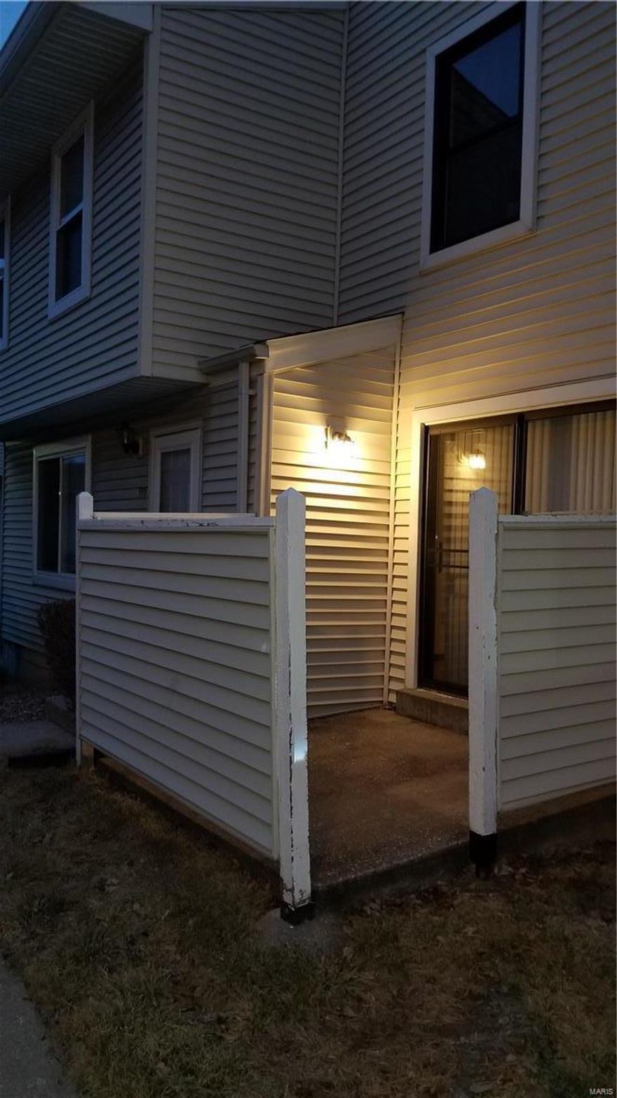 GREAT 1ST TIME HOME OR FOR INVESTOR.  2 LARGE BEDROOMS, 1.5 BATH, WOODBURNING FIREPLACE, FULL BASEMENT, PRIVACY PATIO: NEWER ANDERSON WINDOWS, NEWER HVAC SYSTEM, NEWER ROOF, LAMINATE FLOORING ON MAIN LEVEL. HURRY WON’T LAST LONG! Location: End Unit