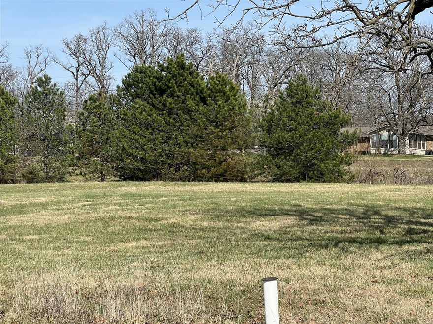 THE PERFECT PLACE FOR YOU TO BUILD YOUR NEW HOME  OFFERING LAKE VIEWS and its JUST OUTSIDE THE CITY, A GREAT  CUL-DESAC  LOCATION, BLACK TOP ROAD, COUNTY WATER & COMMUNITY SEWER IN PLACE.   

SEVERAL LOTS TO CHOOSE IN THIS GREAT AREA  JUST OUTSIDE OF CITY  AN EASY DRIVE TO THE LAKE OF THE OZARKS 

BUILDING RESTRICTIONS DO APPLY
ACREAGE AMOUNT APPROXIMATE