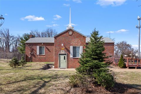 7011 Howdershell Road Hazelwood MO 63042