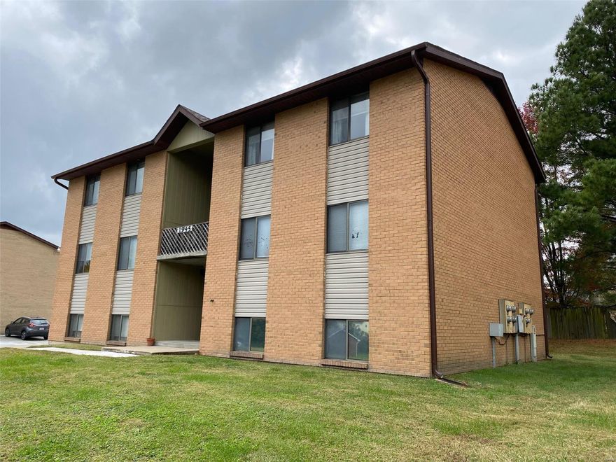 Extremely well maintained 6 unit apartment buildings (x2 per listing) in Alma Schrader school district. Each building has 5x 2 Bedroom, 1 Bath units, and 1x 1 Bedroom, 1 Bath units. Owner pays trash and common area utilities. Property is a low-maintenance, turn-key investment opportunity.