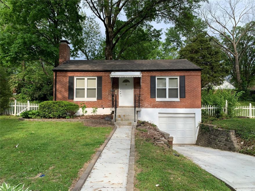 Cute 2 bedrooms and 1 bathroom for lease.  All brick with an un-furnished basement.  Fenced privacy yard for family entertainment.  Great Location with closed proximity to shops, restaurants and highway! One year lease min. required.  Credit Check required.
