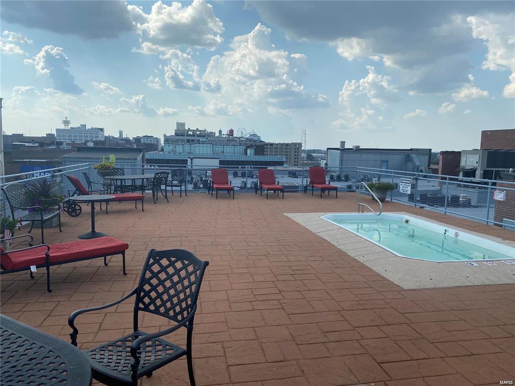St Louis, Missouri 63101, United States, 2 Bedrooms Bedrooms, ,1 BathroomBathrooms,Residential,Active,26525