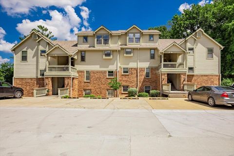 Condominium in Maryland Heights MO 2262 Rule Avenue.jpg