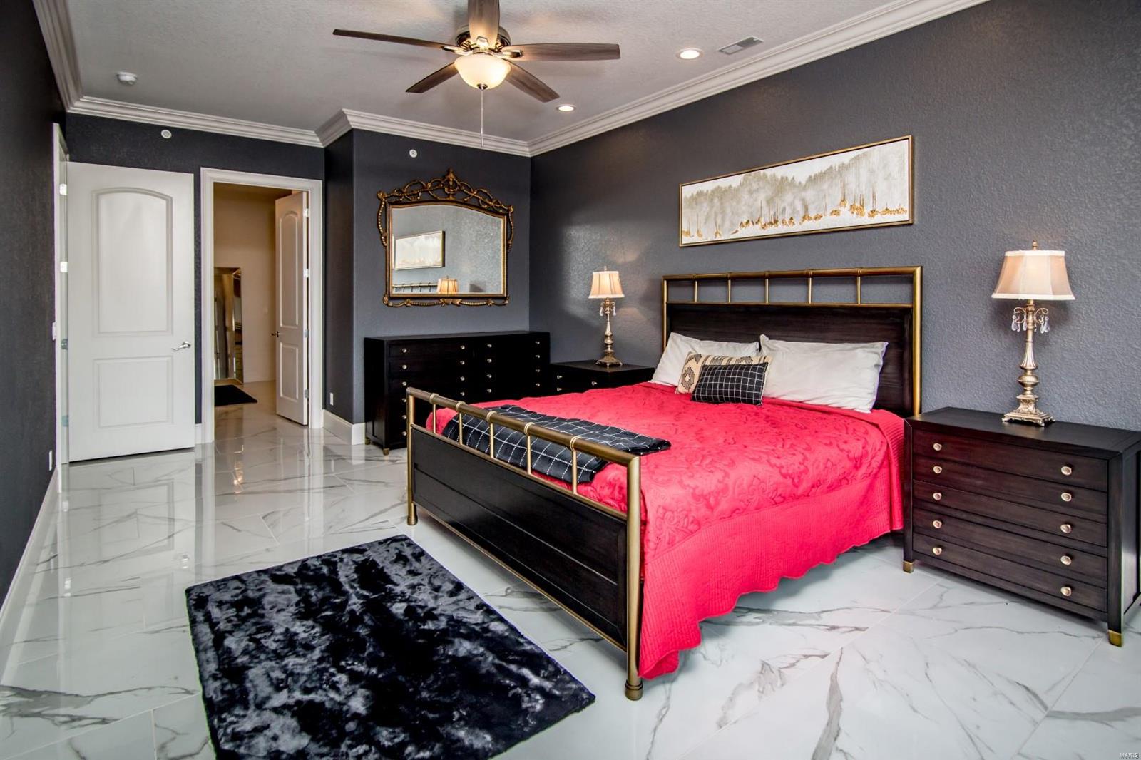 THE HAMPTONS - Residential