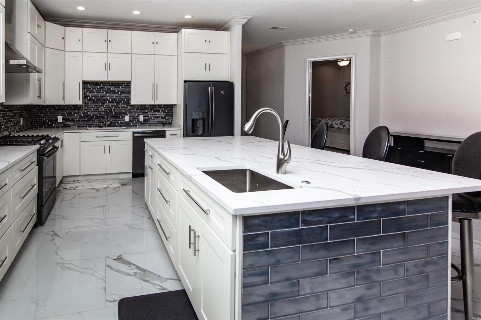 THE HAMPTONS - Residential