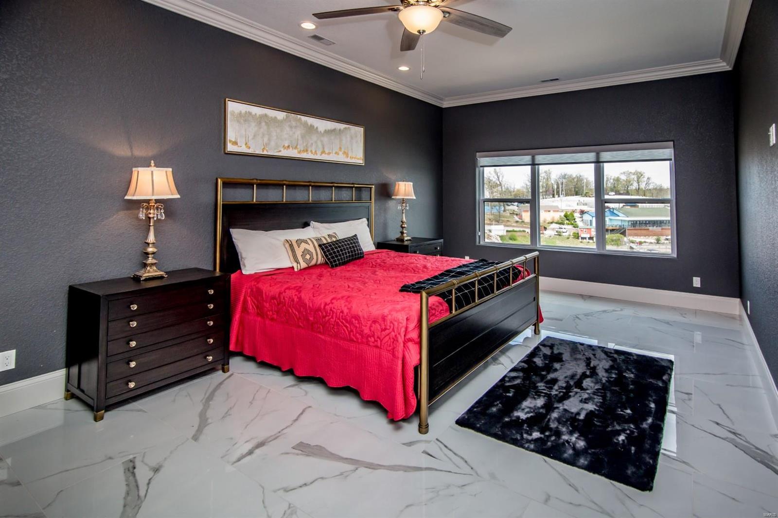 THE HAMPTONS - Residential