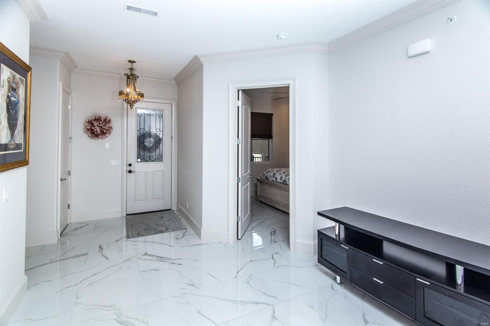 THE HAMPTONS - Residential