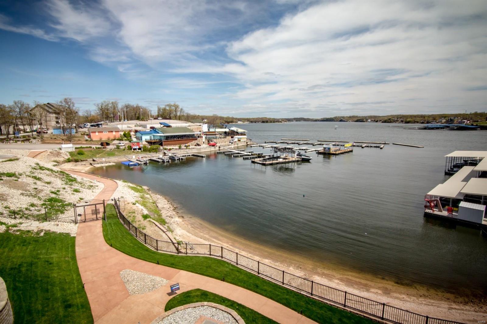 THE HAMPTONS - Residential