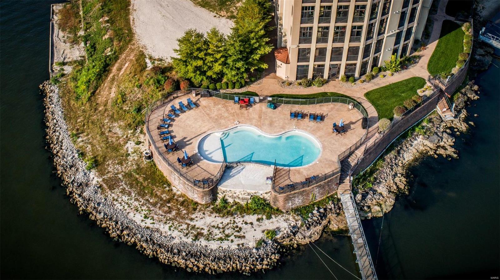 THE HAMPTONS - Residential