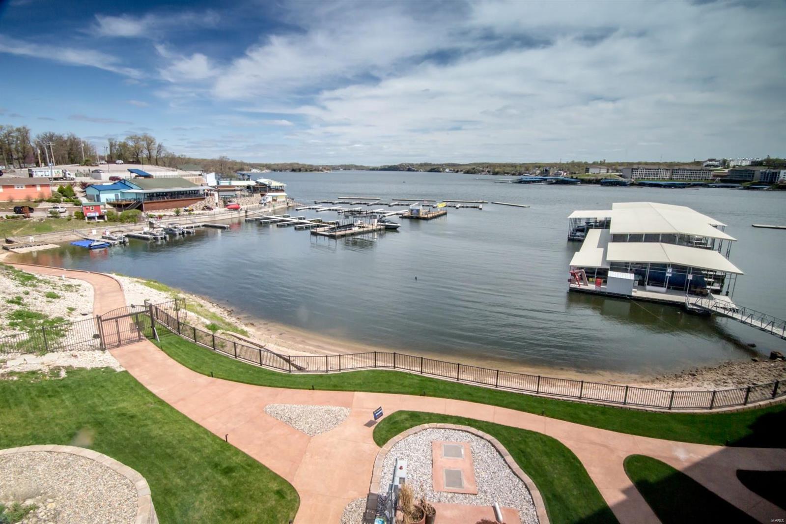 THE HAMPTONS - Residential