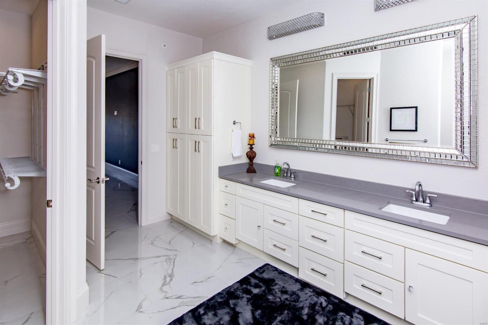 THE HAMPTONS - Residential