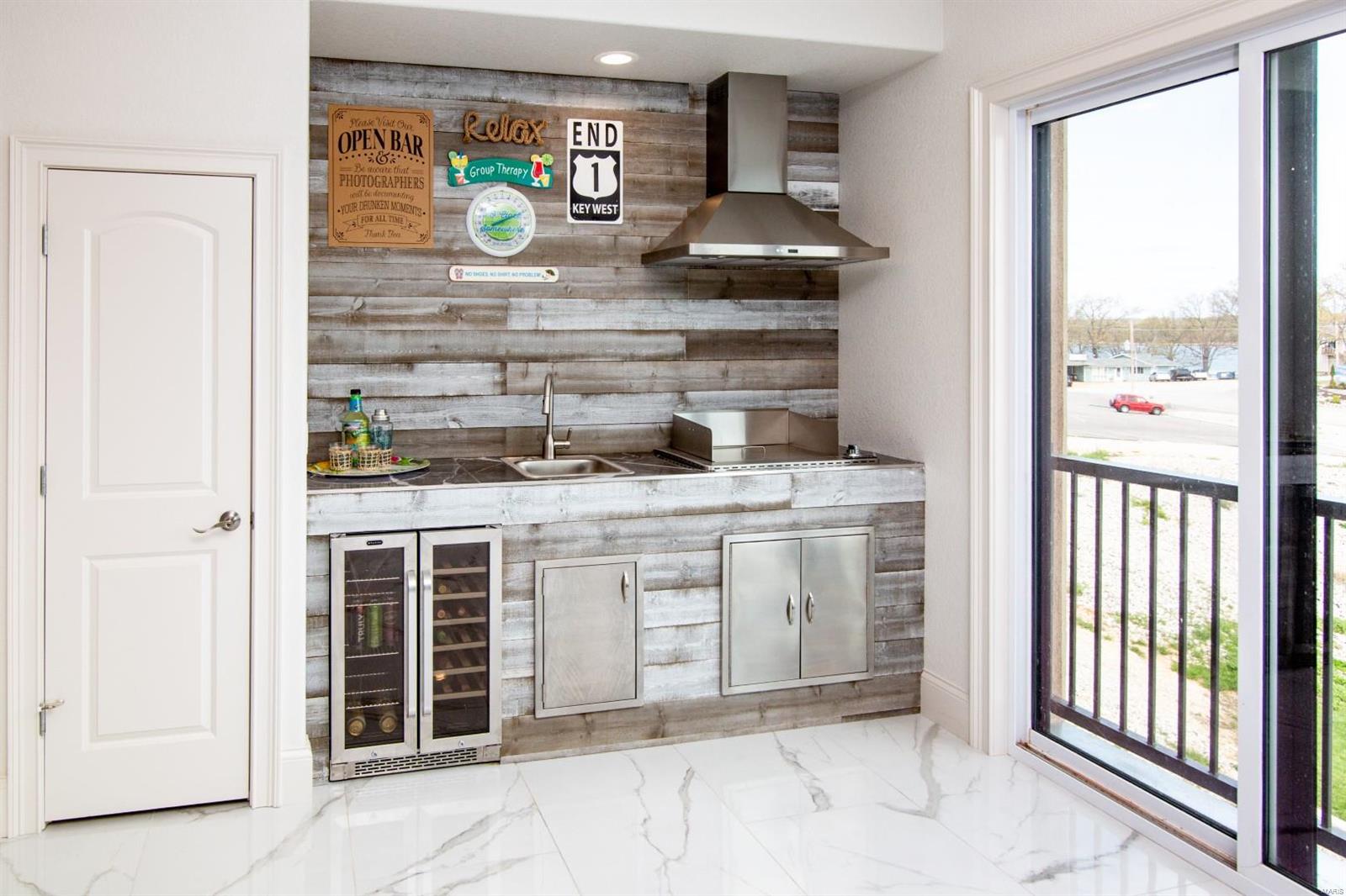 THE HAMPTONS - Residential