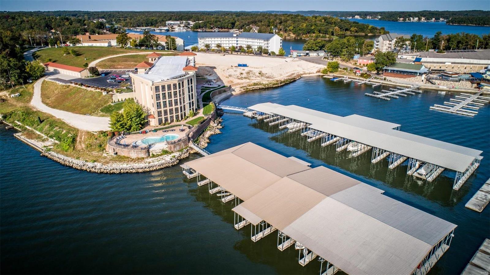 THE HAMPTONS - Residential