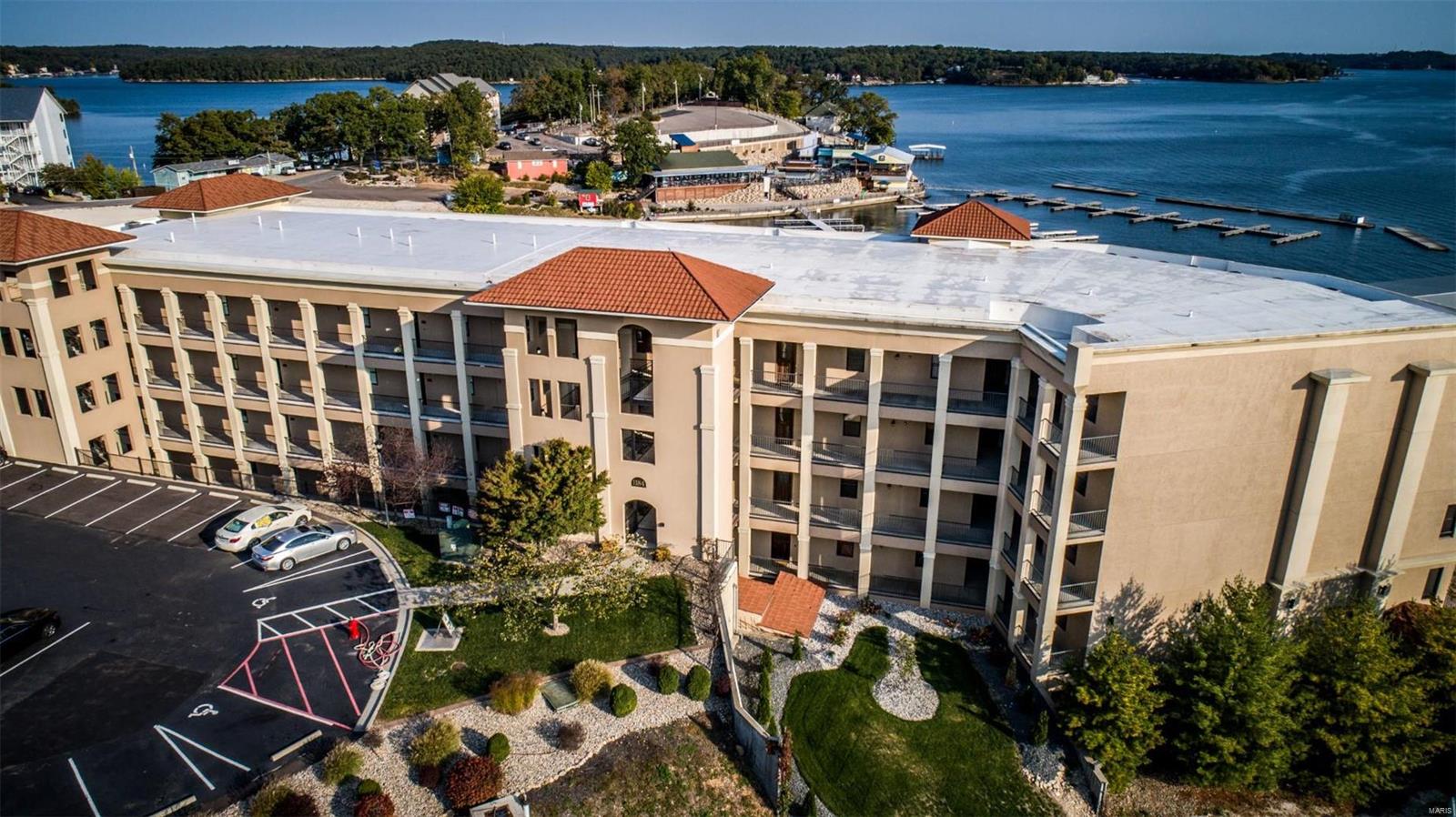 THE HAMPTONS - Residential