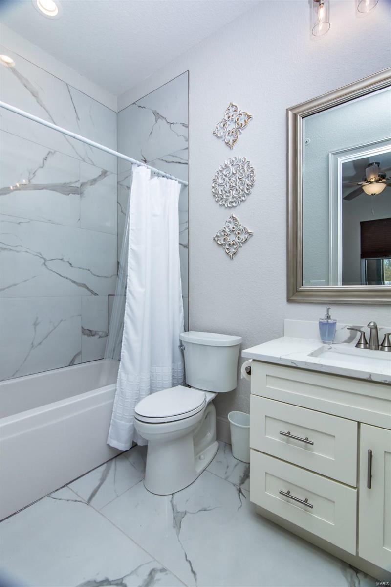 THE HAMPTONS - Residential