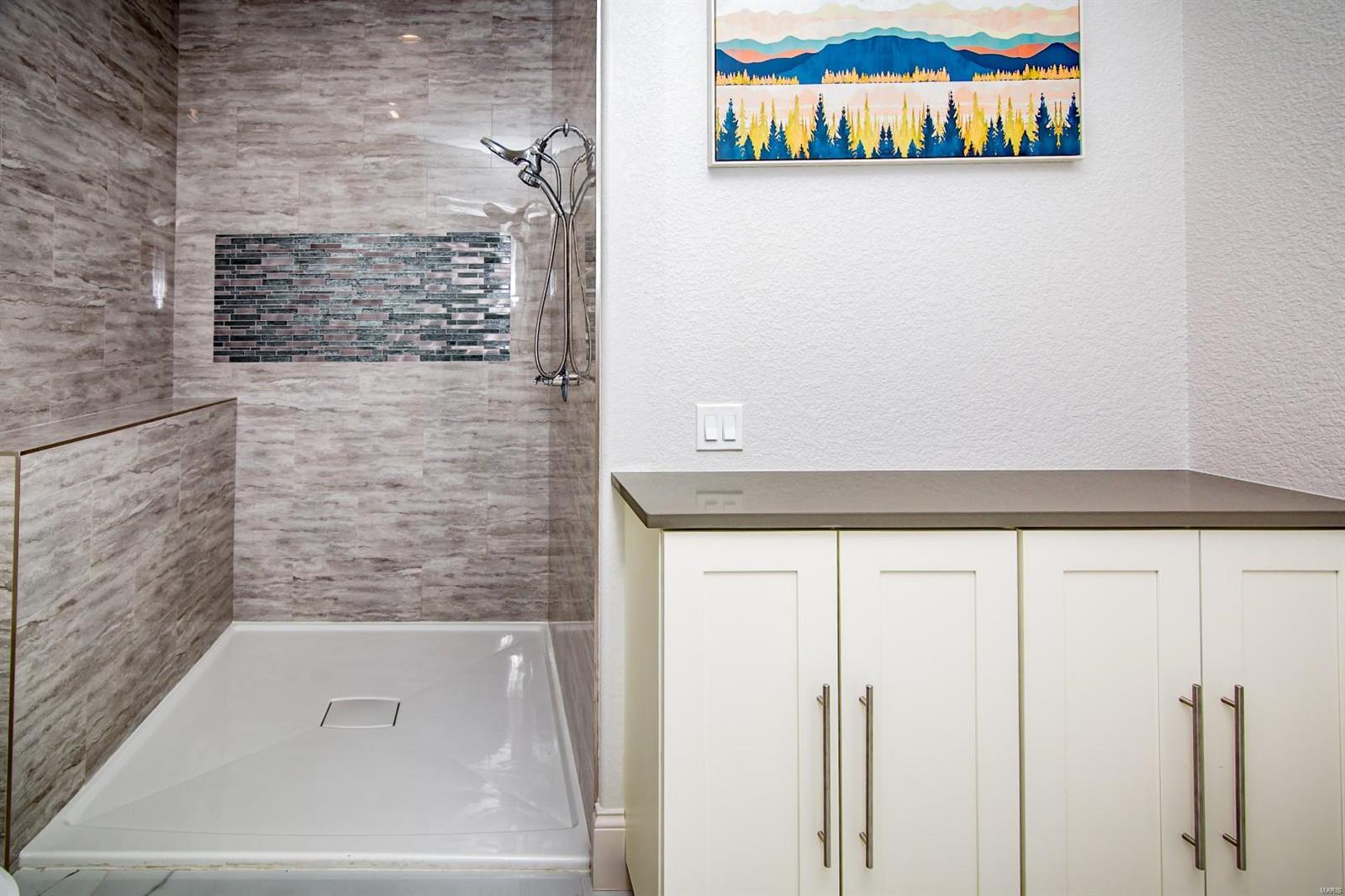 THE HAMPTONS - Residential