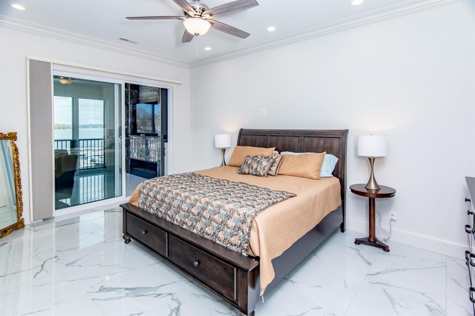 THE HAMPTONS - Residential