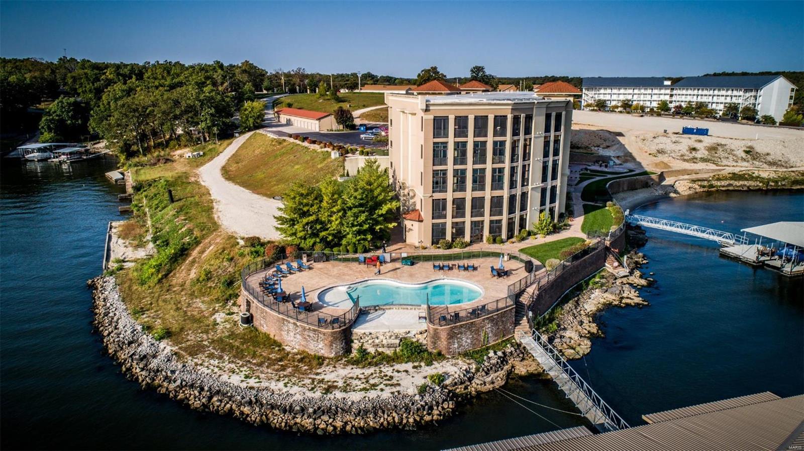 THE HAMPTONS - Residential