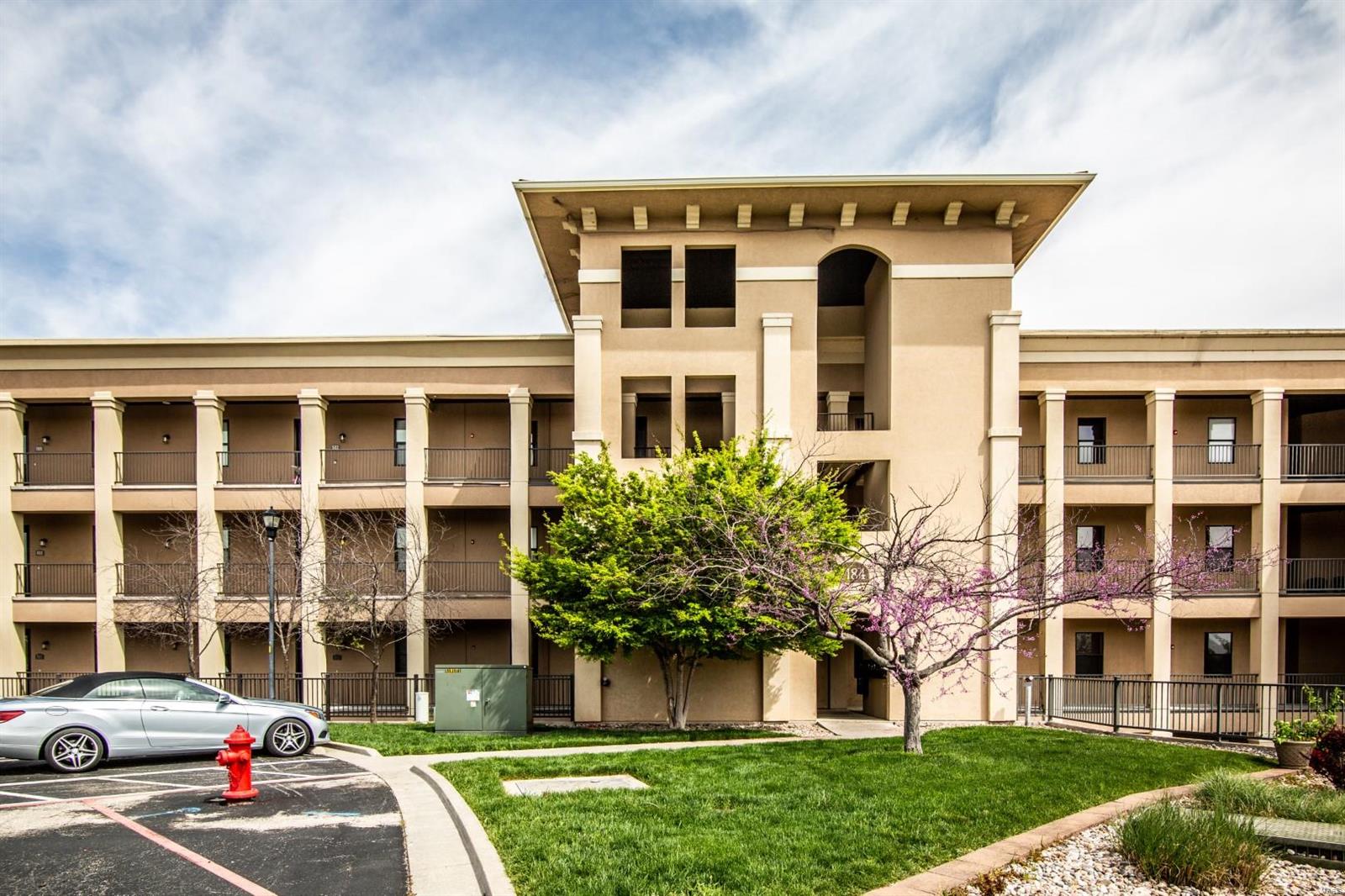 THE HAMPTONS - Residential