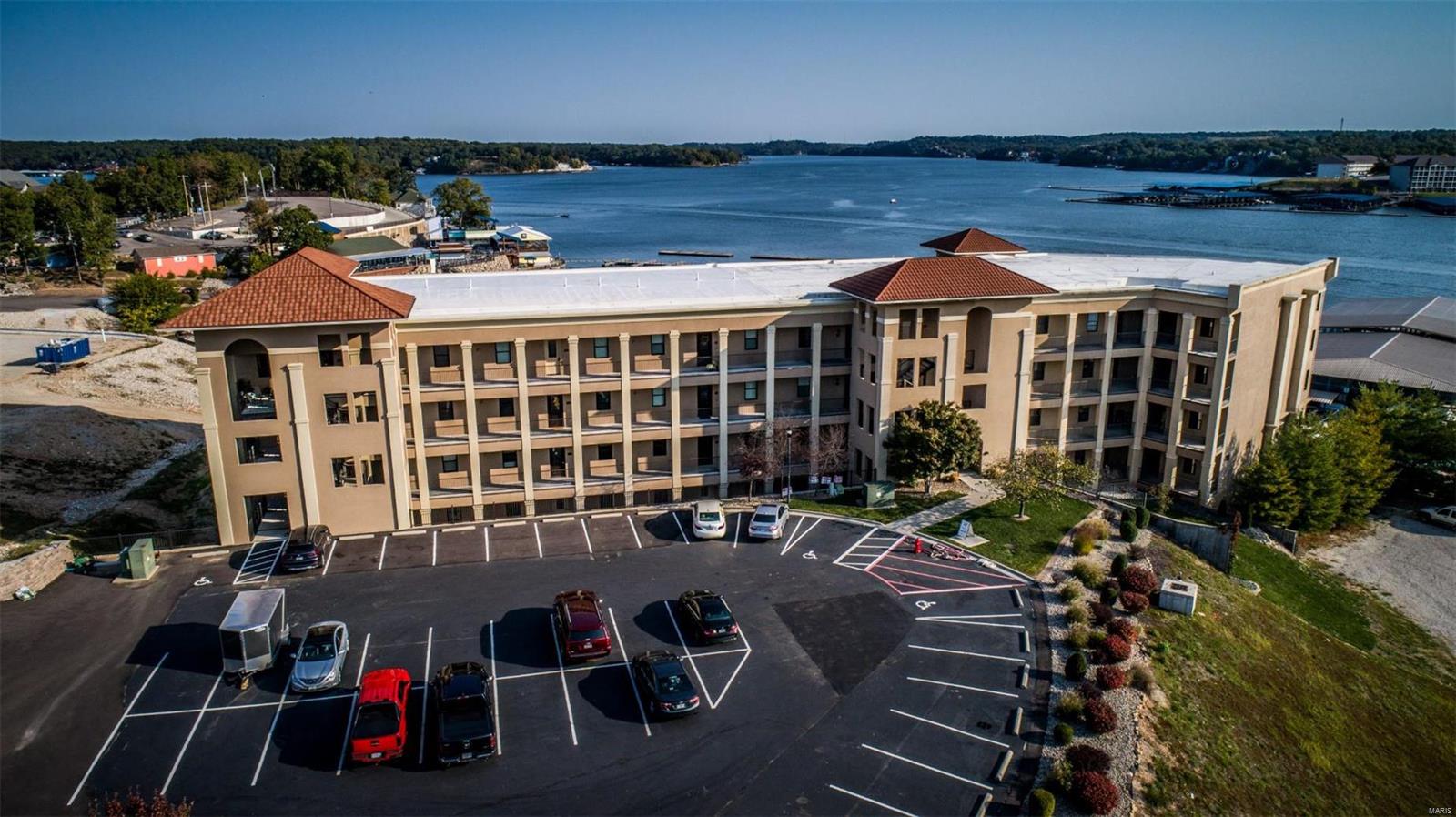 THE HAMPTONS - Residential