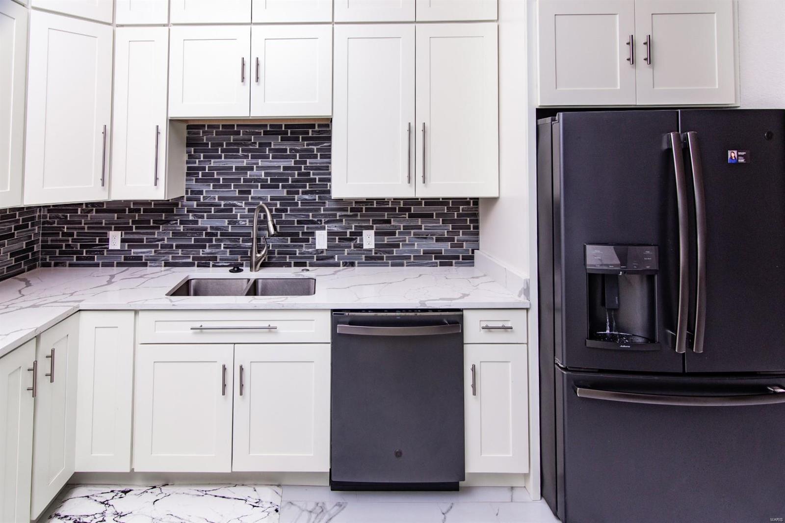 THE HAMPTONS - Residential