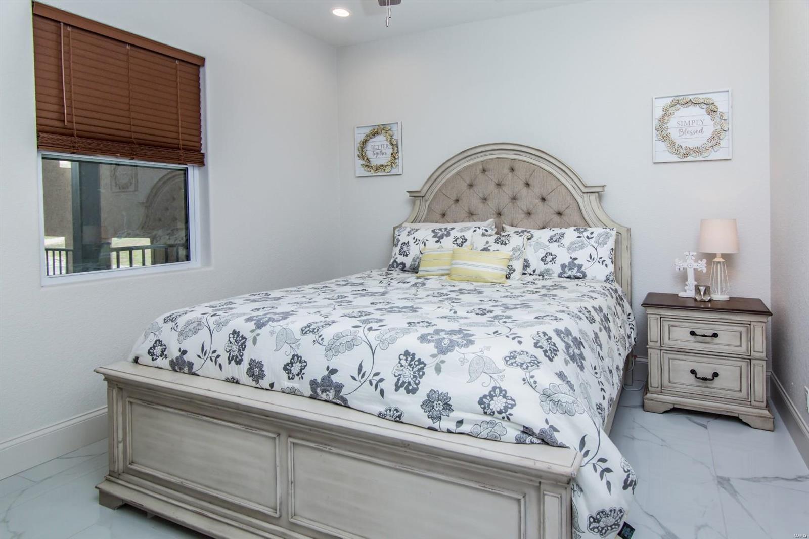 THE HAMPTONS - Residential