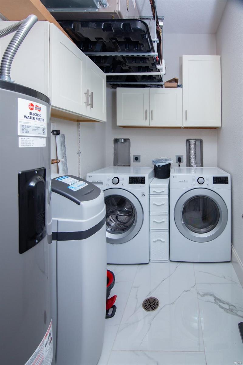 THE HAMPTONS - Residential