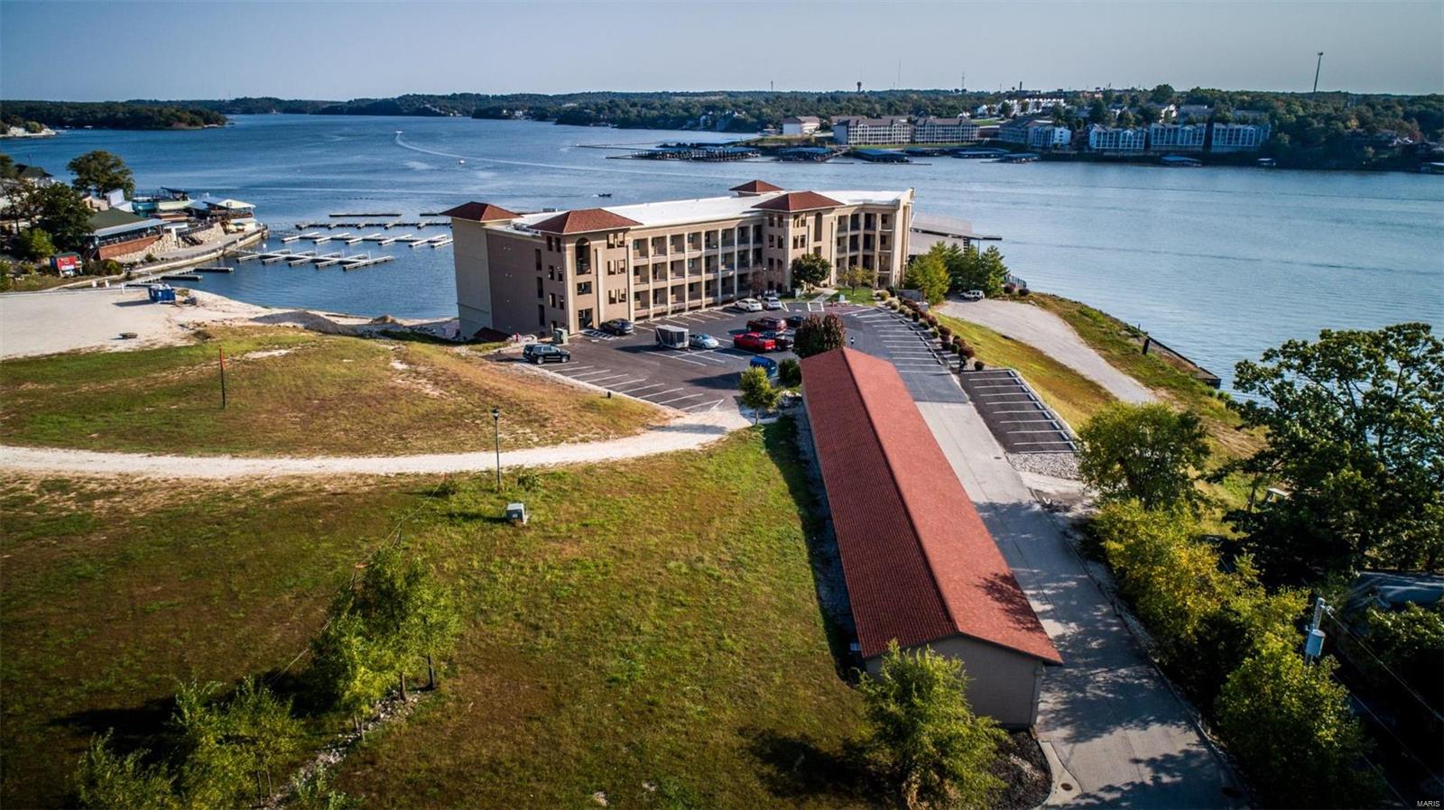 THE HAMPTONS - Residential