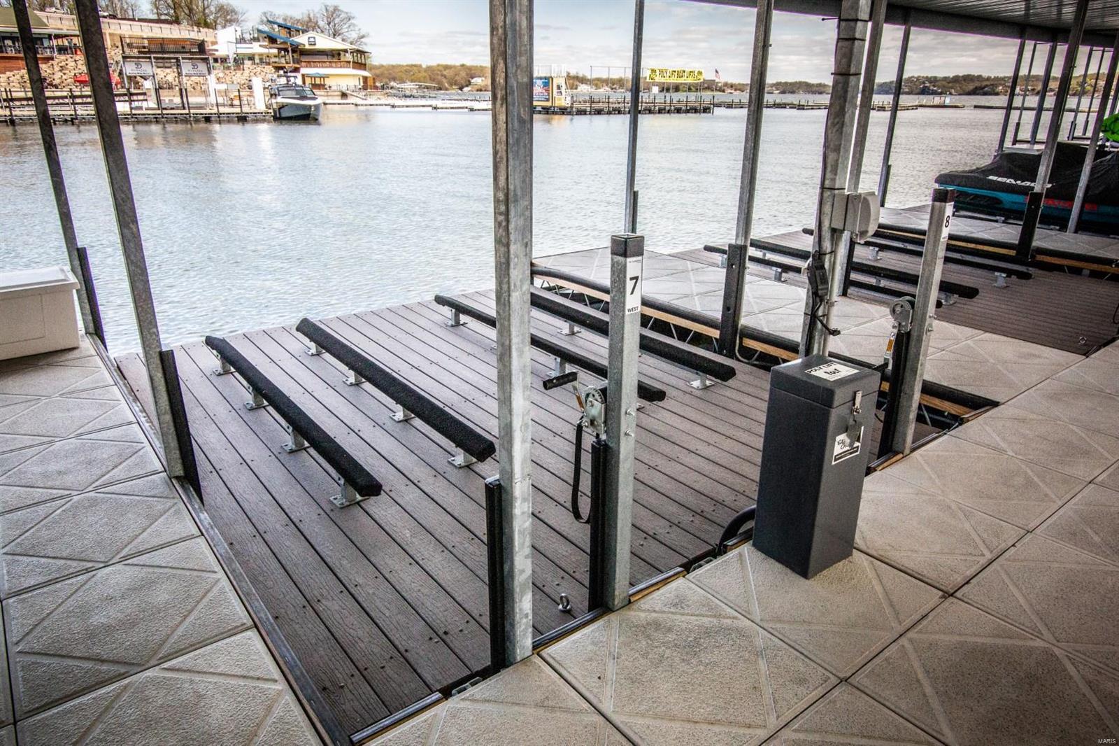 THE HAMPTONS - Residential