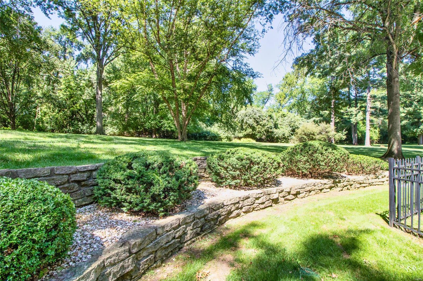 Bellerive Country Club Grounds - Residential