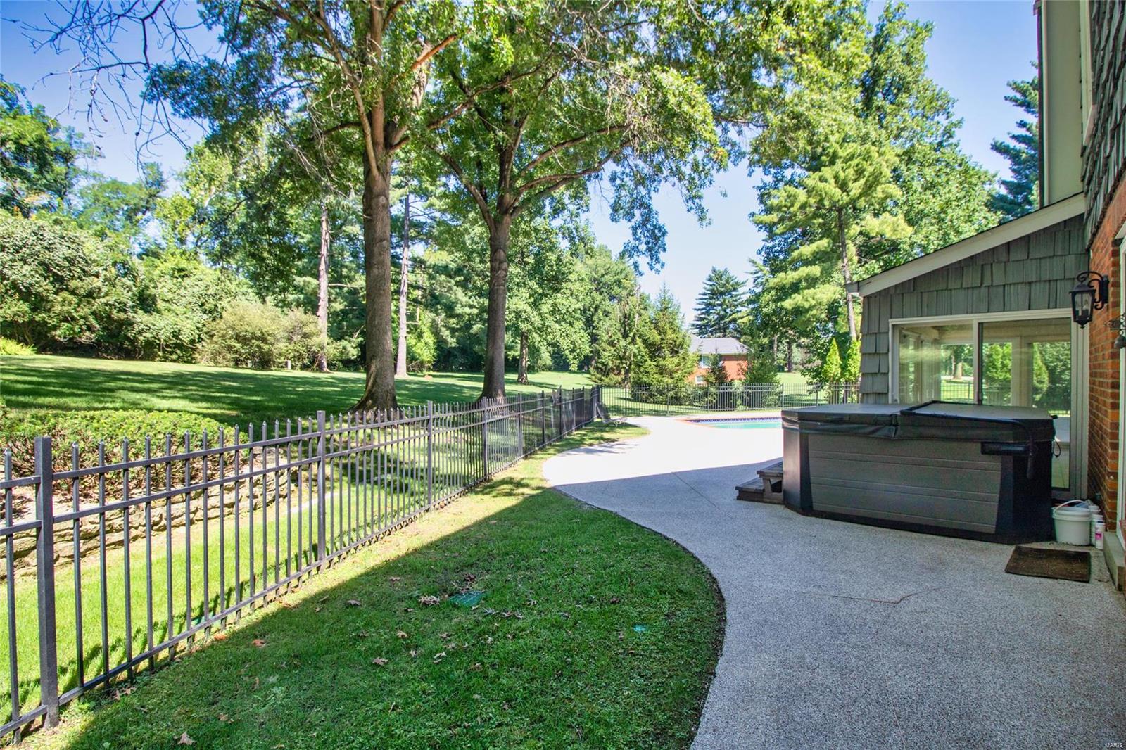 Bellerive Country Club Grounds - Residential