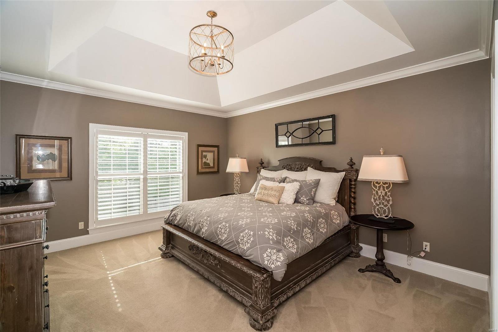 Ladue Court - Residential