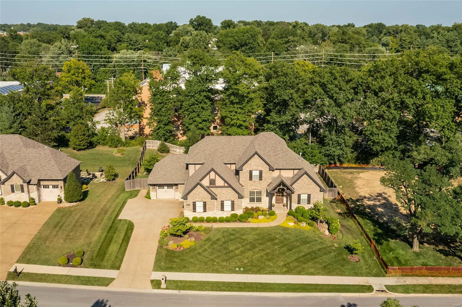 Ladue Court - Residential